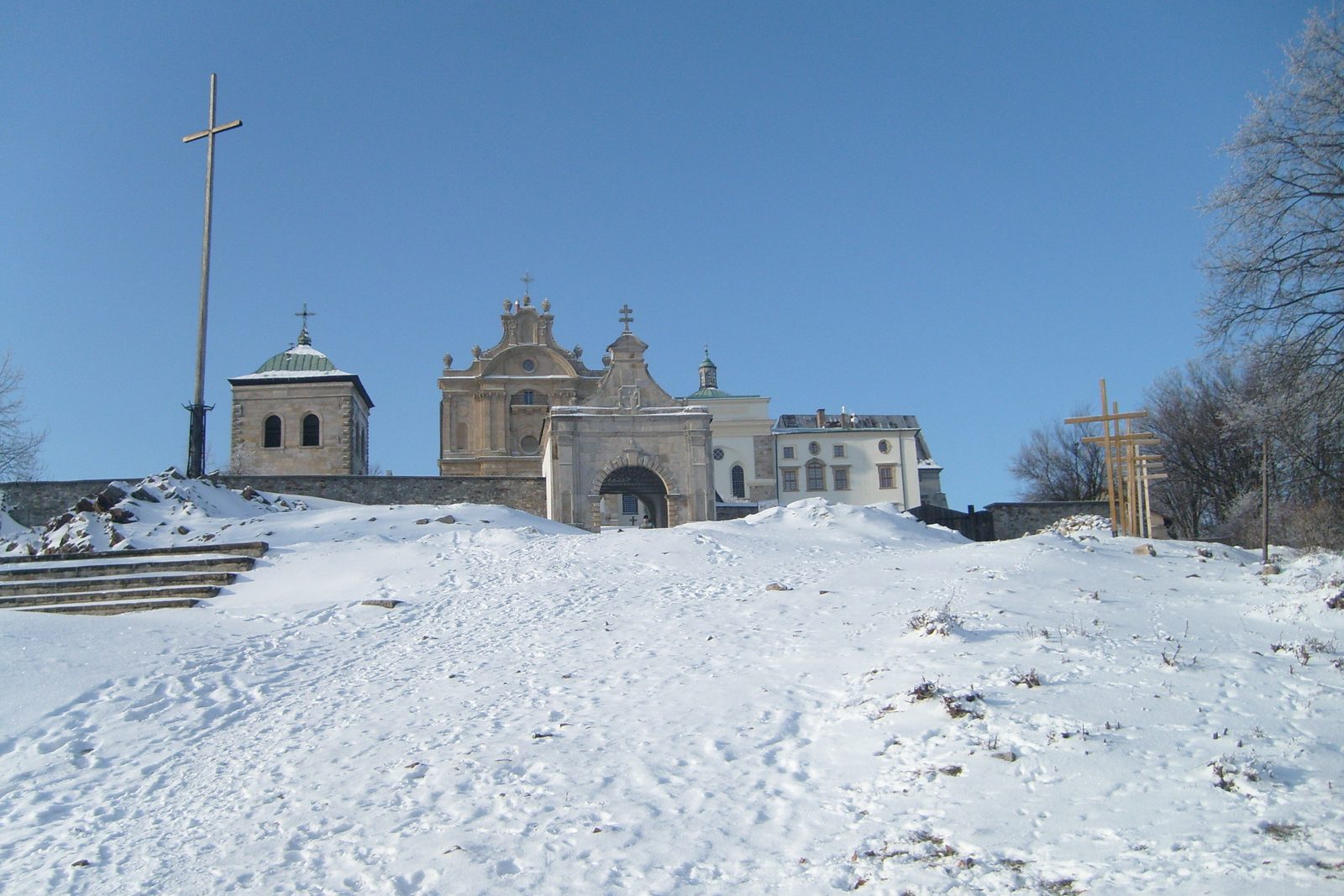 Święty Krzyż — klasztor i gołoborza